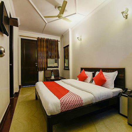 Hotel Amrit Villa Delhi  Exteriör bild