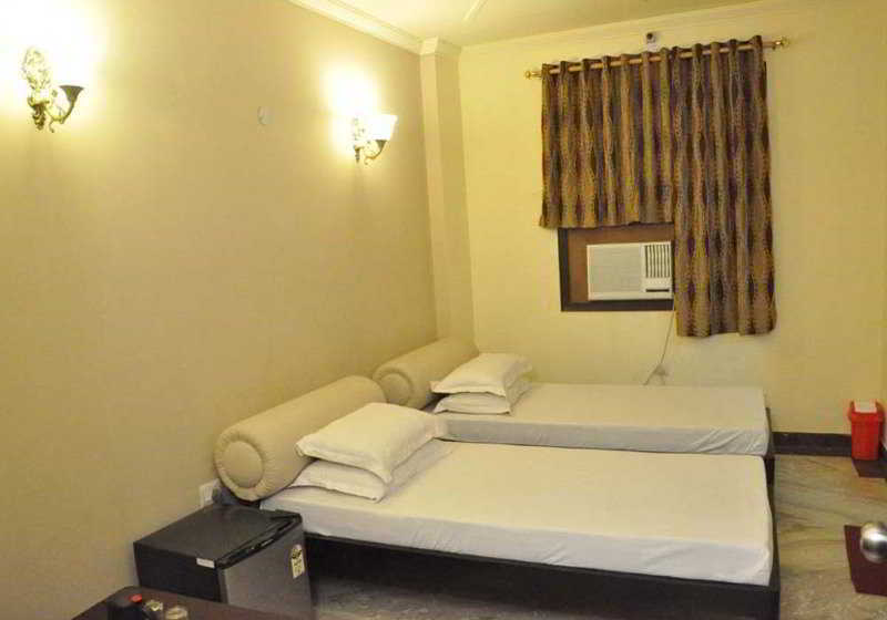 Hotel Amrit Villa Delhi  Exteriör bild