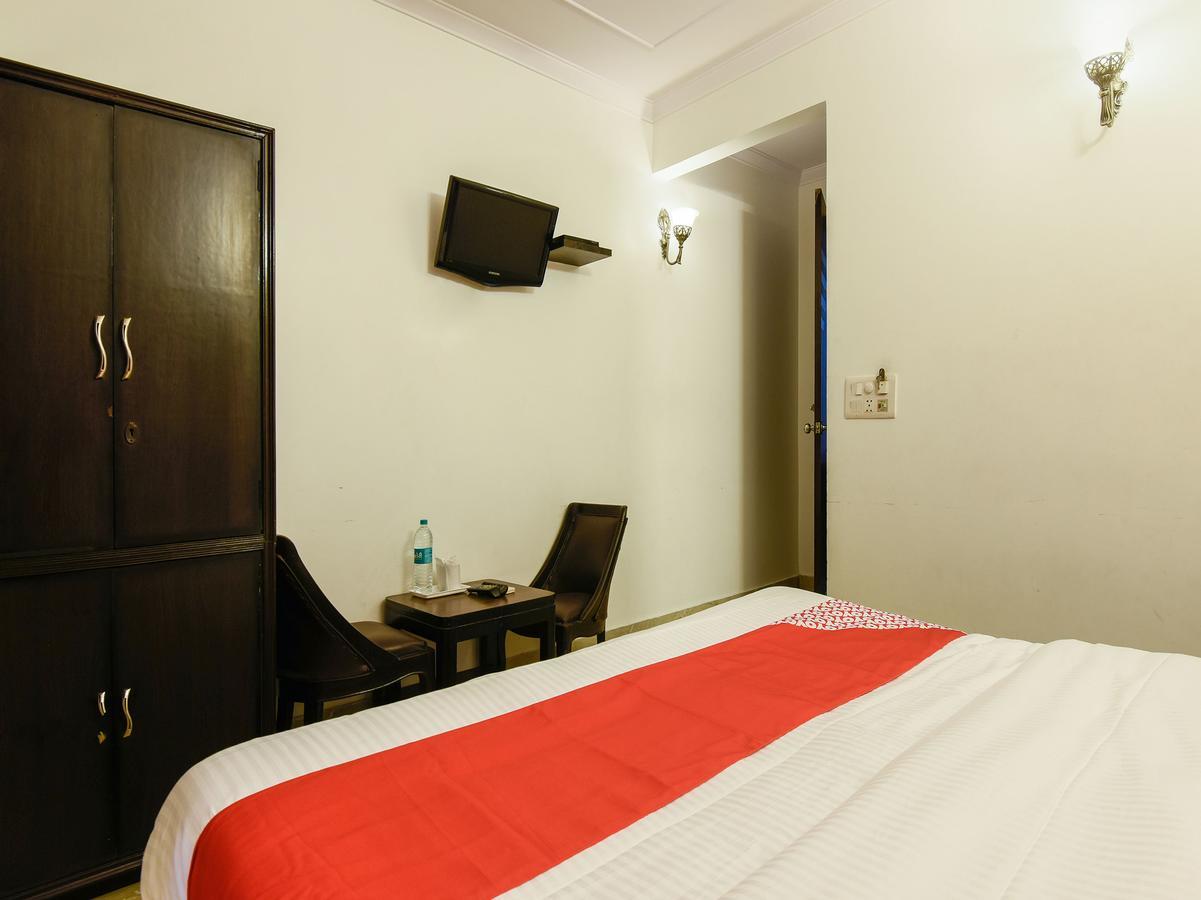 Hotel Amrit Villa Delhi  Exteriör bild