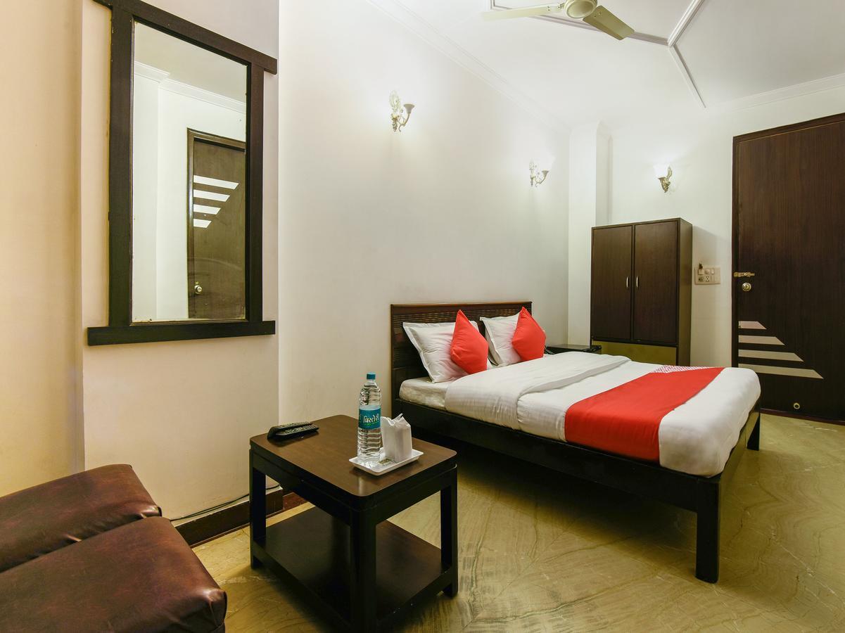 Hotel Amrit Villa Delhi  Exteriör bild