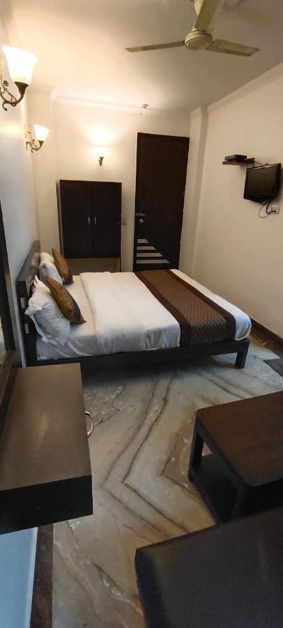 Hotel Amrit Villa Delhi  Exteriör bild