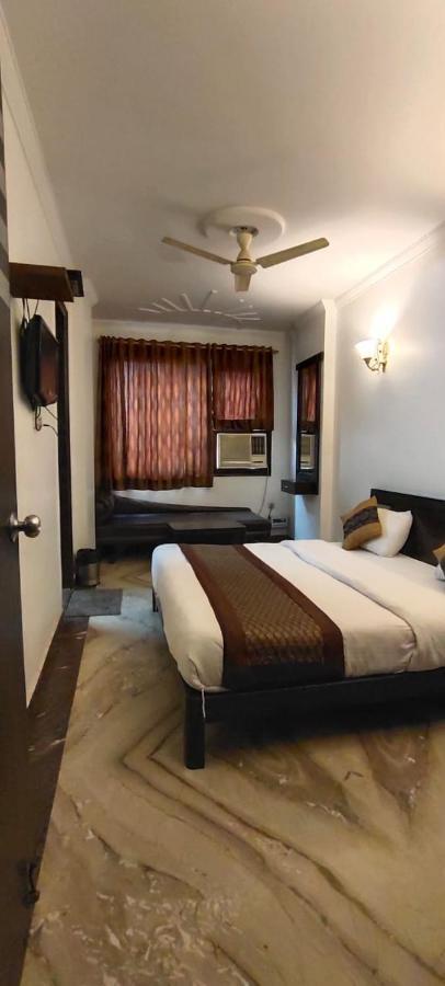 Hotel Amrit Villa Delhi  Exteriör bild